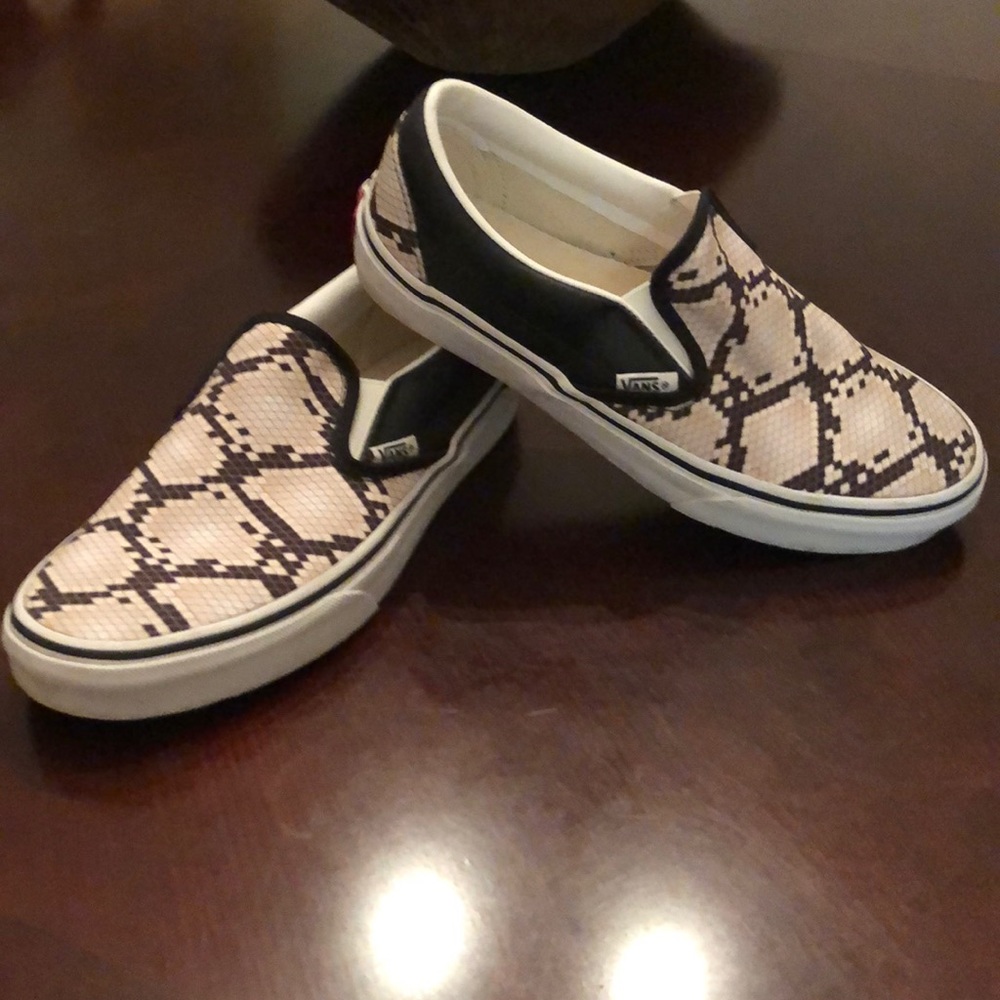 Super cute snakeskin pattern Vans. Size 7.5 Womens
